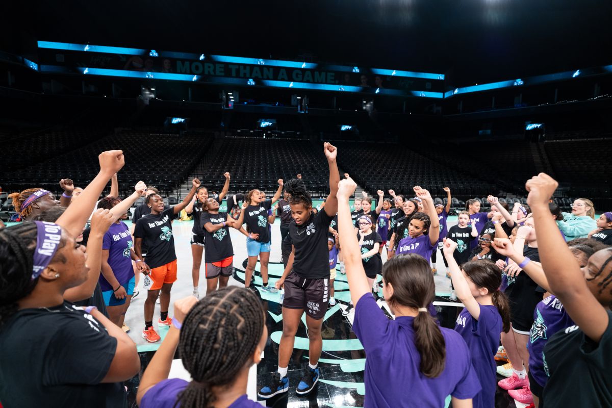 New York Liberty Kicks Off 2024 Season with “Her Time to Play” Clinic